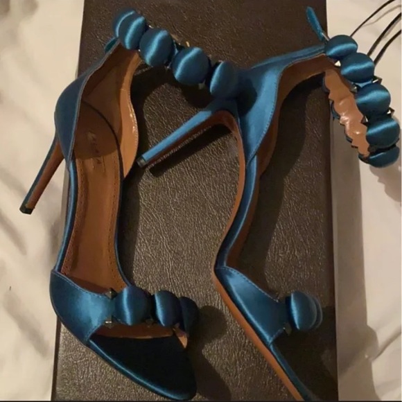 Alaia Paris Bombe Pom Pom Sandals - Picture 5 of 15